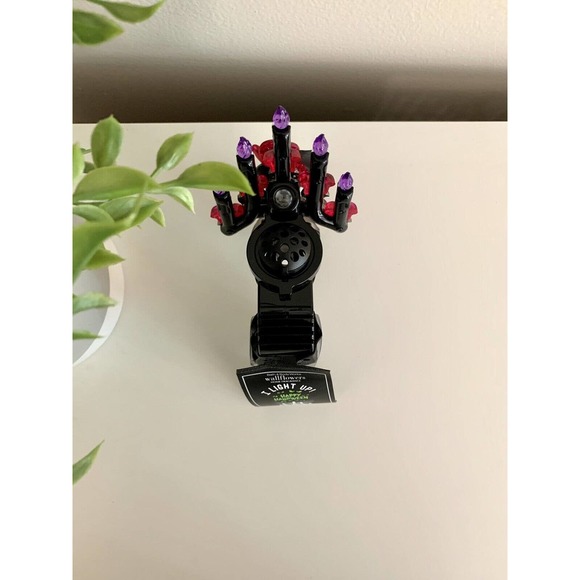 Bath & Body Works Wallflower Plug-In 2021 Halloween Creepy Candelabra Projector - Picture 7 of 8